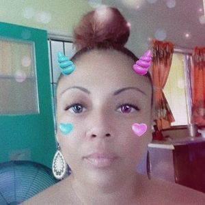 Meet your Posher, Rena